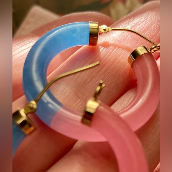 14k Genuine Jade Hoops - Mint Condition - Picture 14 of 16